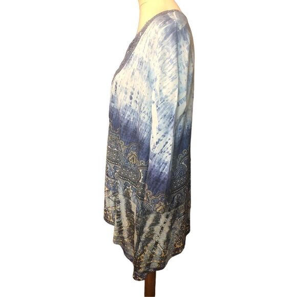 ENERGIE BLUE MULTICOLOR W/ LACE 3/4 SLEEVE SHARK BITE HEM EMBELLISHED TOP 1X - Picture 5 of 13